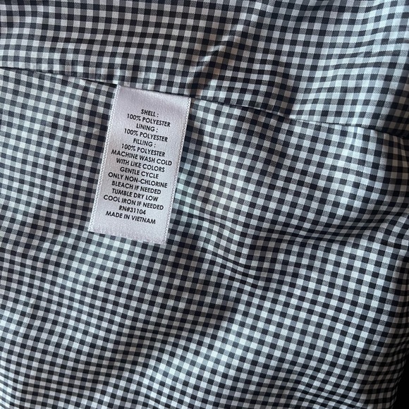 Women’s Black Quilted Puffer Jacket - Picture 5 of 5